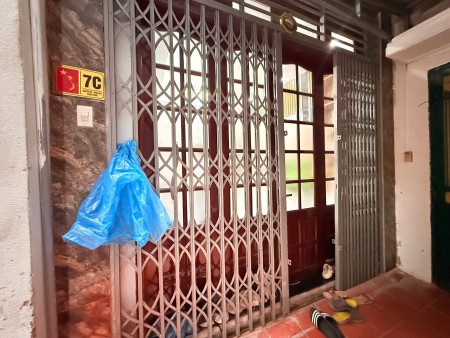 Bán nhà đẹp 5 tầng 3 phòng ngủ - Trung tâm Tây Hồ – Đầy đủ nội thất