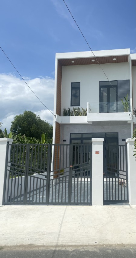 Bán nhà mặt tiền - Full nội thất - Có sổ riêng