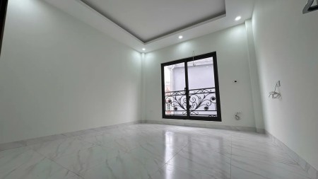 Bán nhà Tứ Hiệp 40m2 x 5 tầng, mặt tiền 4m, giá 7.2 tỷ