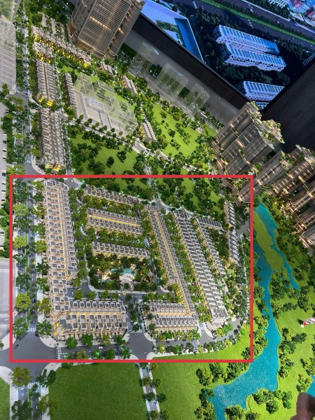 Bán gấp liền kề 140m xây dựng lớn trung tâm KĐT Ciputra Tây Hồ giá chỉ 365tr/m cả xây dựng