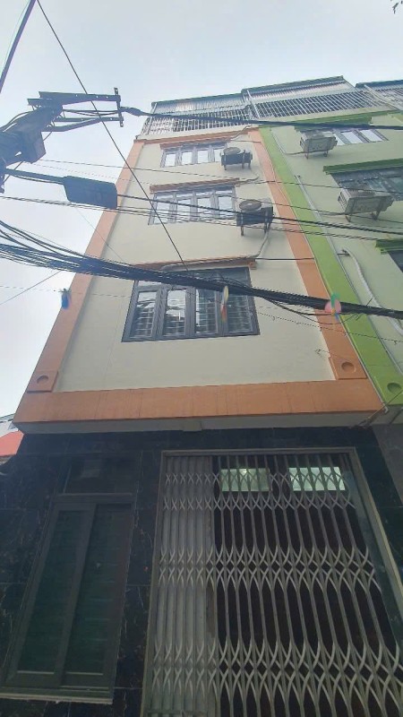 Nhỉnh 200tr/m2. Cần bán nhà phố Trần Cung ngõ rộng, gần trường học, bệnh viện