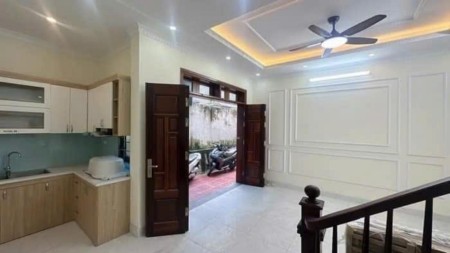 Bán nhà Ngọc Thụy – Mặt tiền rộng – Giá 6 tỷ 5 – Sổ đỏ chính chủ