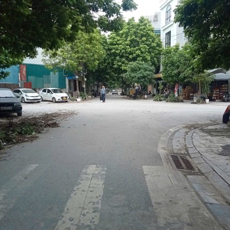 NHÀ ĐẸP- GIÁ TỐT Khu Đấu Giá Ngõ Cổng Kiến Hưng, Hà Đông DT 50m2x 7T giá 16.3 tỷ