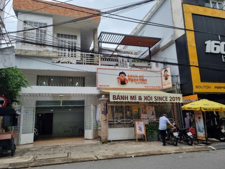 Bán nhà mặt phố Lý Tự Trọng, Hải Châu, Đà Nẵng, diện tích 99 m2, mặt tiền 5,5 m, nở hậu, giá 13,4 tỷ