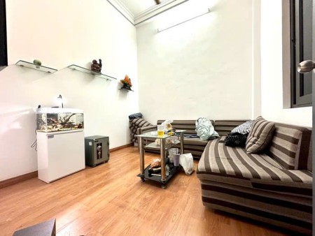 Mặt ngõ Đống Đa, lô góc 3 thoáng, gần 4 trường đại học và 2 sân bóng. Sổ đỏ hoa hậu