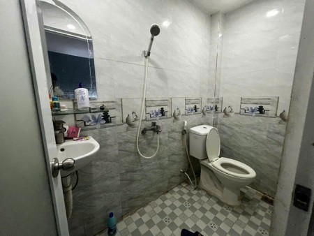 Bán nhà riêng gần Vạn Phúc City, QL 13, 41m2 hẻm xe hơi, giá 4,6 tỷ