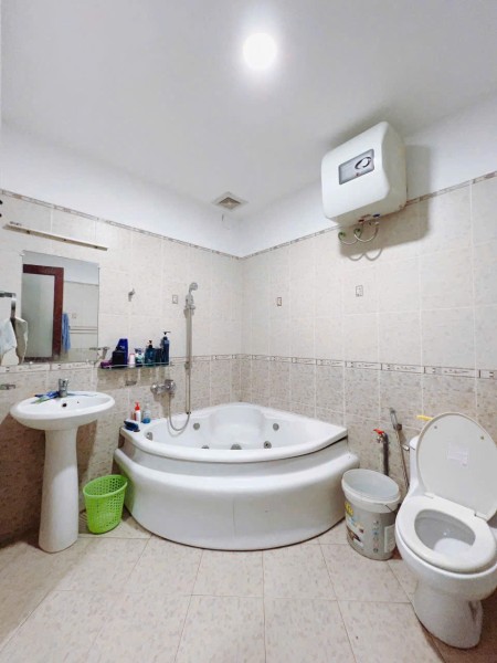 Bán nhà Quận 10 đường 3/2, 6PN 7WC thoáng mát, nhà đẹp, rất phong thủy