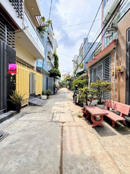 LIÊN KHU 1-6 - BÌNH TRỊ ĐÔNG - BÌNH TÂN - 56M2 (4x14) 3 TẦNG KIÊN CỐ -HẺM ÔTÔ 7M - CHỈ 5 TỶ 530 TL