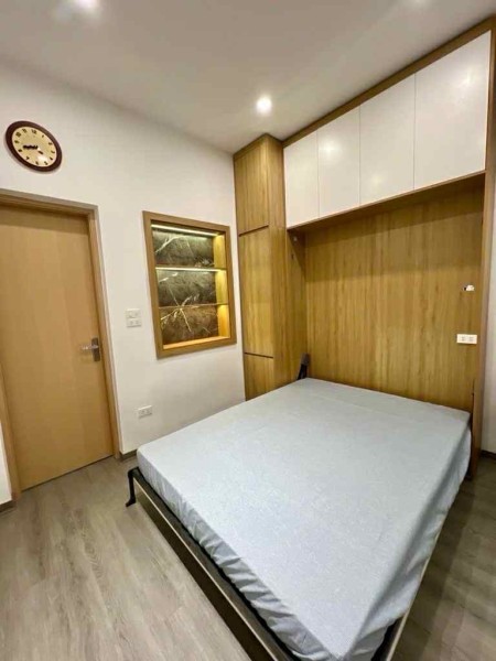Cần bán căn hộ tập thể ở đường Nguyễn Khoái, Trần Khát Chân