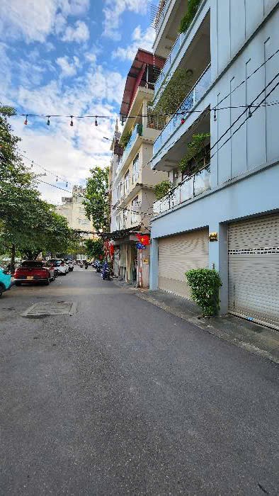 Siêu hiếm mặt phố Bồ Đề - Long Biên. DT 39M2 - Đường nhựa, kinh doanh sầm uất