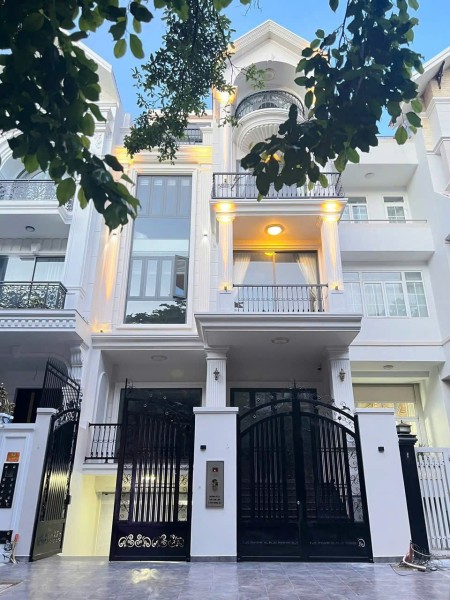 Cho thuê tầng trệt 7.5x20m, vị trí cực đẹp ngay đường Hồ Tùng Mậu (D1) Him lam - 22 triêu/tháng