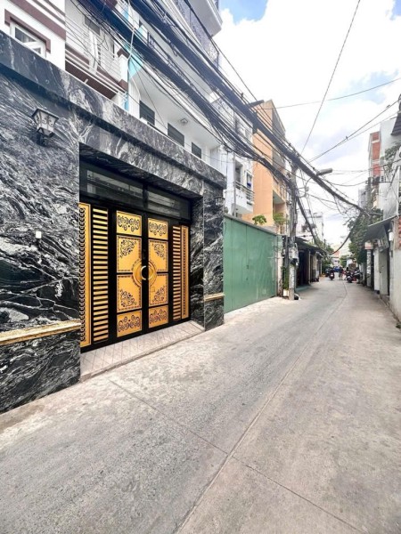 CẦN BÁN NHÀ CÁCH MẠNG THÁNG 8 - GIÁ 9 TỶ 2