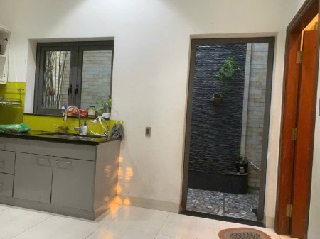 Cực hiếm! Nhà 2 tầng – DT 200m² – Phước Long B – nhà mặt tiền, kế bên Vành Đai 2 – Q9.