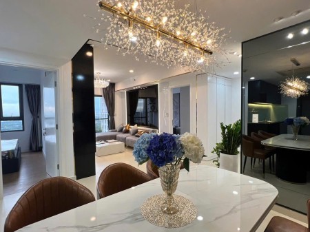 Định cư nước ngoài, bán nhanh căn 3PN, 101m², view sông, chỉ 11.3 tỷ, nội thất đầy đủ sang trọng.