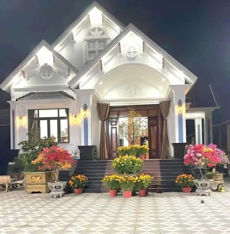 Cần bán nhà có dãy nhà trọ đang cho thuê diện tích 256m².