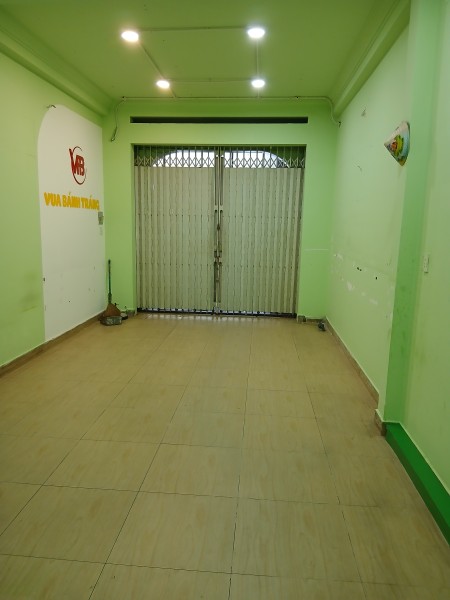 Cho thuê mặt bằng kinh doanh mặt tiền đường sầm uất đông đúc