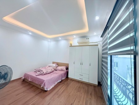 Nhỉnh 4 tỷ ,CC gửi bán căn tại Yên Nghĩa - Hà Đông 35m2- 5 tầng- MT 7.7m nhà mới
