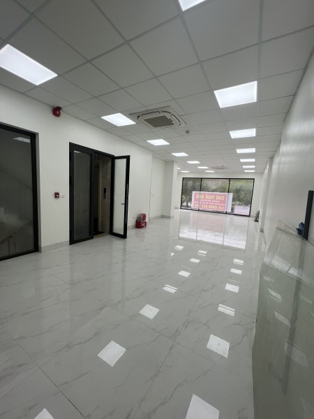 Cần cho thuê Liền kề Him Lam Vạn Phúc 7 tầng đã hoàn thiện cơ bản. Phù hợp cho Công Ty, Trung tâm