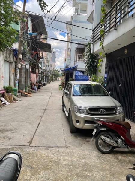 Bán nhà hẻm xe hơi 7m – Xe hơi ngủ trong nhà!