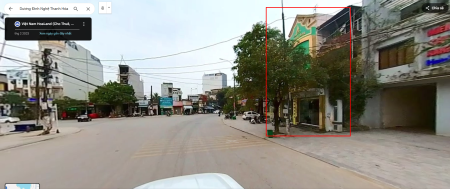 Ngay đầu ngã ba địa hình đẹp, không đối diện đường chính hơi chếch tí nên rất đẹp