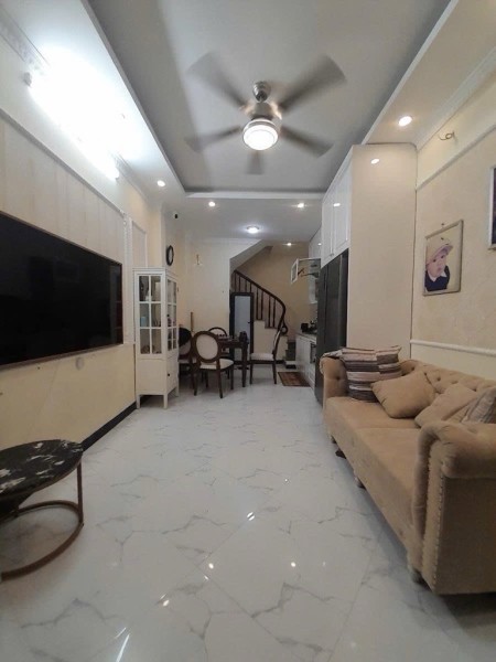 Bán Nhà dân xây Chợ Khâm Thiên nội thất xịn chỉ hơn 6 tỷ, sổ đỏ nét căng, nhanh nhanh kẻo hết