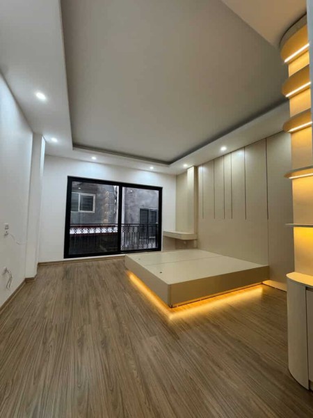 8 tỷ chốt luôn Nhà đẹp – 4 tầng – Về ở ngay – Tặng 80% nội thất