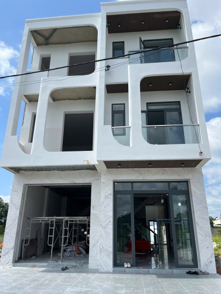 NHÀ ĐẸP MỚI XÂY GIÁ FULL 3ty560 TL NẰM NGAY TRUNG TÂM THÀNH PHỐ THỦ DẦU MỘT .