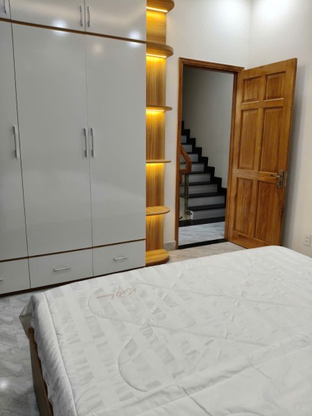Nhà 1 trệt 2 lầu 12x8,5 Xây dựng 8x8,5 BTCT 4PN 4WC, có Gara Ô tô…