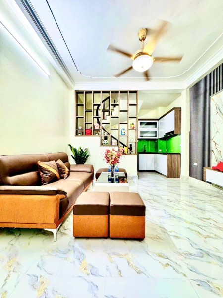 Bán nhà - Hoàng Mai , 5 tầng - nhỉnh 6 tỷ- Nhà phân lô , ngõ…