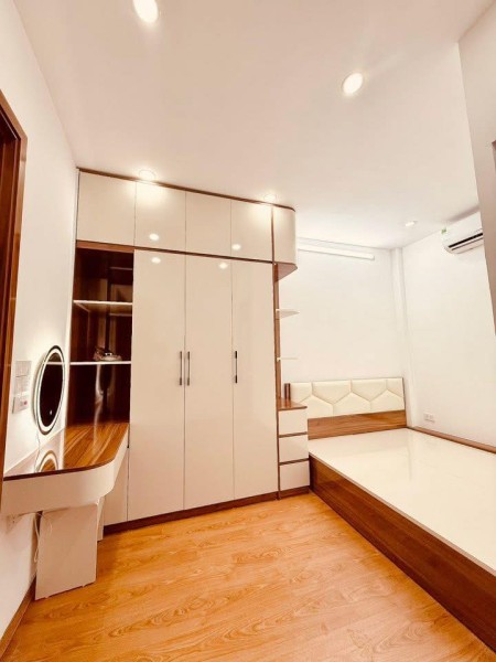 Bán Nhà Riêng, Việt Hưng, Long Biên, Hà Nội, 5,5 tỷ, 35 m2 chỉ với giá cực chất