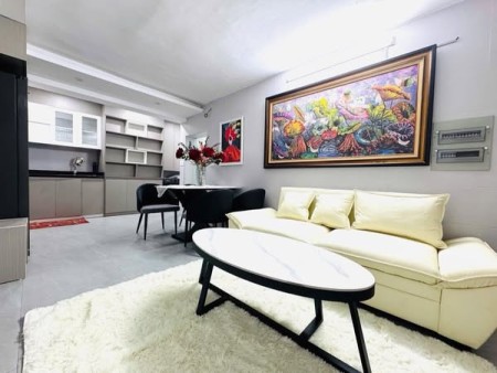 Hiếm độc nhất bán gấp nhà phố Việt Hưng, 5 tầng, thang máy ở sướng, giữ tiền, sinh lời mỗi ngày