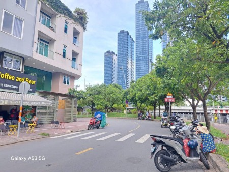 CHDV Mặt Tiền đường Trường Sa view Sông. Hầm + 6 Tầng. HĐT: 100Tr/Tháng. Vị Trí tuyệt đẹp khan hiếm.