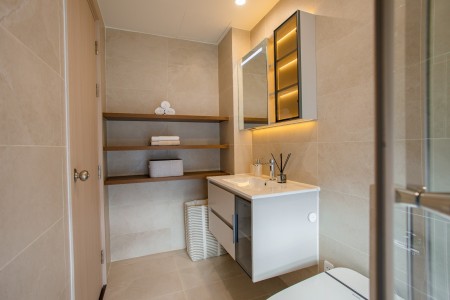 Chuyển nhượng nhà phố 1 trệt 2 lầu cách Phú Mỹ Hưng 18 phút giá rẻ