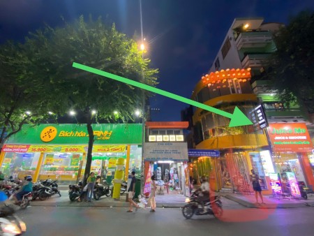 Cho thuê Mặt tiền/ Sang Nhượng Quán nước ép trung tâm quận 1