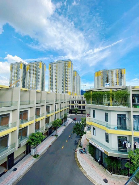 Giảm ngay 500 triệu khi sở hữu nhà phố 4 tầng Bcons Uni Valley mặt tiền Thống Nhất, Dĩ An