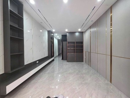 Bán Nhà Long Biên - 71M * 5 Tầng - Gara Ô Tô - 2 Thoáng - Thang Máy - Chỉ 13,7 Tỷ ???