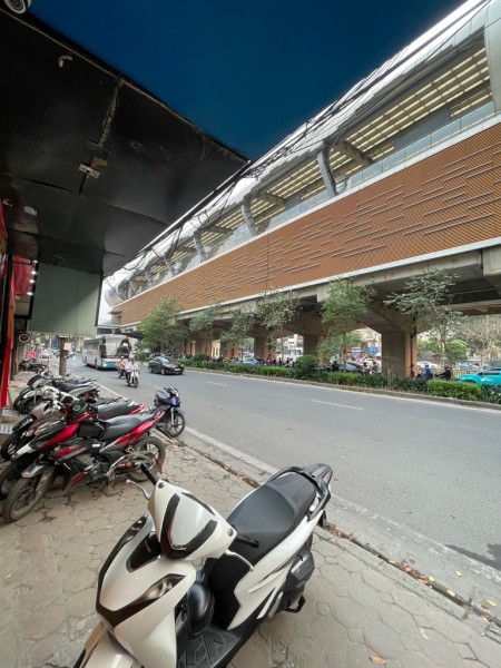 Bán nhà mặt phố Láng view metro cho thuê kinh doanh 33m2 10 tỷ