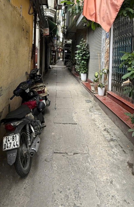 Nhà Phố Gốc đề gần chợ, gần đường Minh Khai