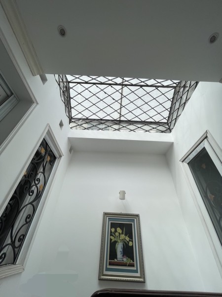 Bán nhà Thái Thịnh 60m giá 16.5 tỷ nhà đẹp ngõ thông dân xây nội thất sang trọng .