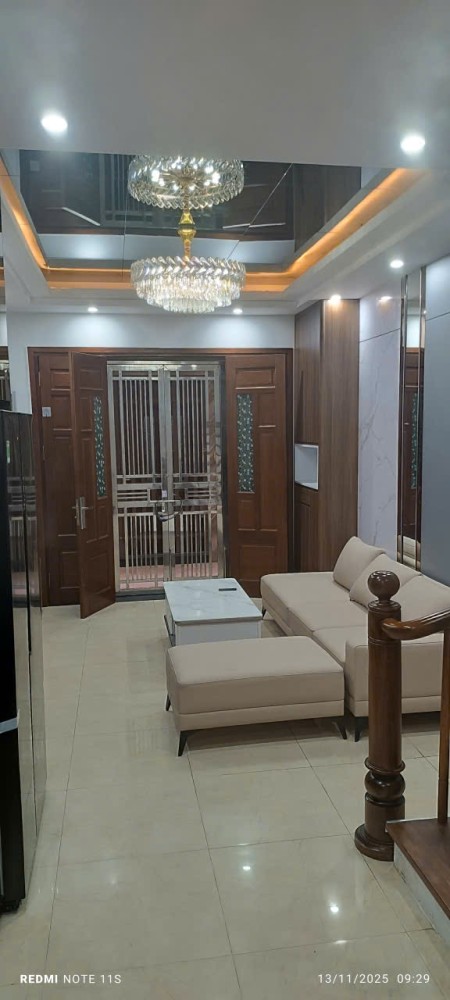 Ảnh 2 - Bán Nhà 34m2 - 5 tầng, full nội thất cao cấp – Đường Láng…