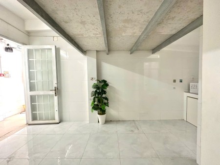 Ngay Quang Trung, p14, GV. Máy giặt, máy lạnh, kệ bếp, nhà vs khép kín