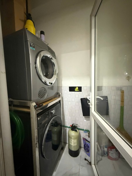 Cần bán căn hộ chung cư view hồ tại HH03D Khu B2.1 (5 tòa mới mặt đường trục chính cienco)