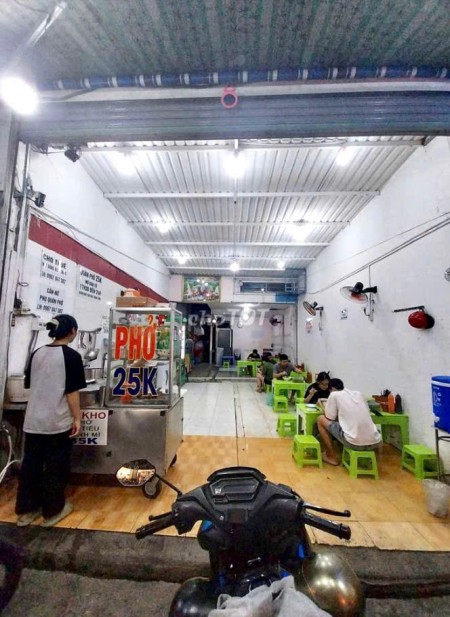 Cần sang quán phở đủ đồ dùng tại 45A Ung Văn Khiêm Bình Thạnh