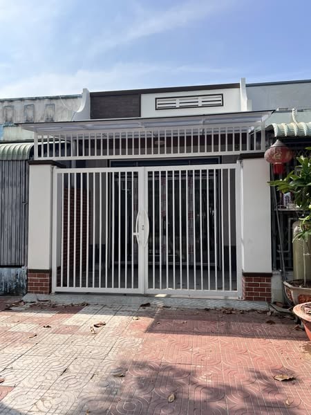 Bán nhà Liên kề trệt mới cách trường FTP 50m, Khu Đô thị…