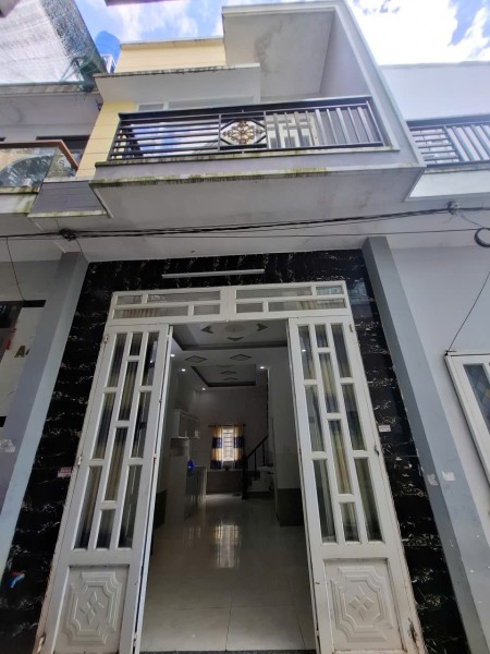 NGƠP! CHÍNH CHỦ CẦN RA GẤP NHÀ 1 TRÊT, 1 LẦU DT 32M2, GIÁ 550TR, SHR