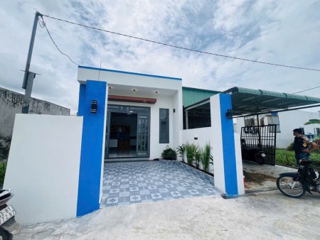 NHÀ ĐEP CHÍNH CHỦ SỔ RIÊNG GẦN CHƠ, DT 80M2, GIÁ 700TR, SHR