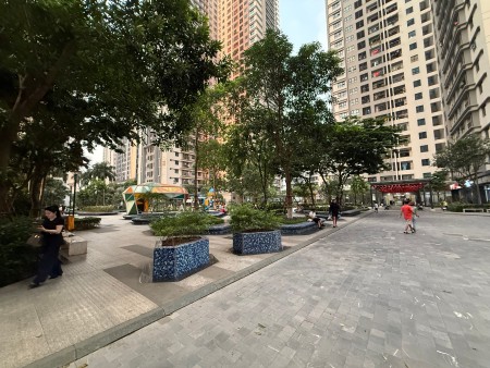 CHUYỂN NHÀ BIỆT THỰ – BÁN CĂN HỘ CAO CẤP TÒA S1 GOLDMARK CITY – 3PN RỘNG – NỘI THẤT XỊN – TẦNG CAO