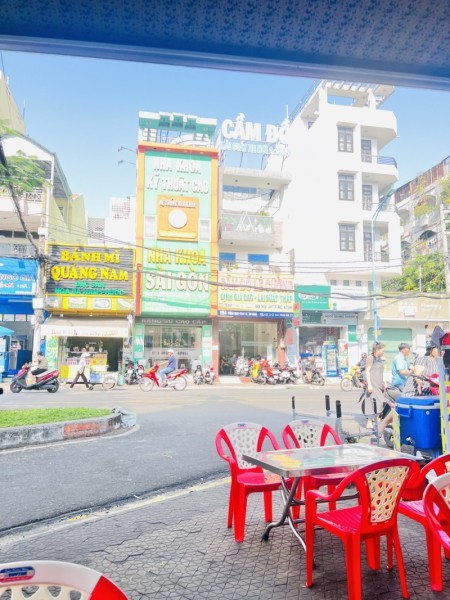 **Bán nhà mặt tiền 179B Đồng Đen, p11, quận Tân Bình (4,2x33) 12P cho thuê