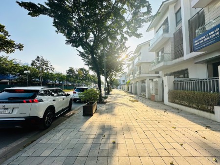 BIỆT PHỦ AN VƯƠNG – SHOPHOUSE VILLA ĐẲNG CẤP – SỔ HOA KHÔI – THANG MÁY – NỘI THẤT LIM XỊN