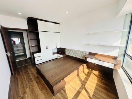 Bán gấp – Lô góc-Chung cư Toà A2- Nguyễn Đức Cảnh – Hoàng Mai – 134m2 – 4 ngủ - 8,5 tỷ